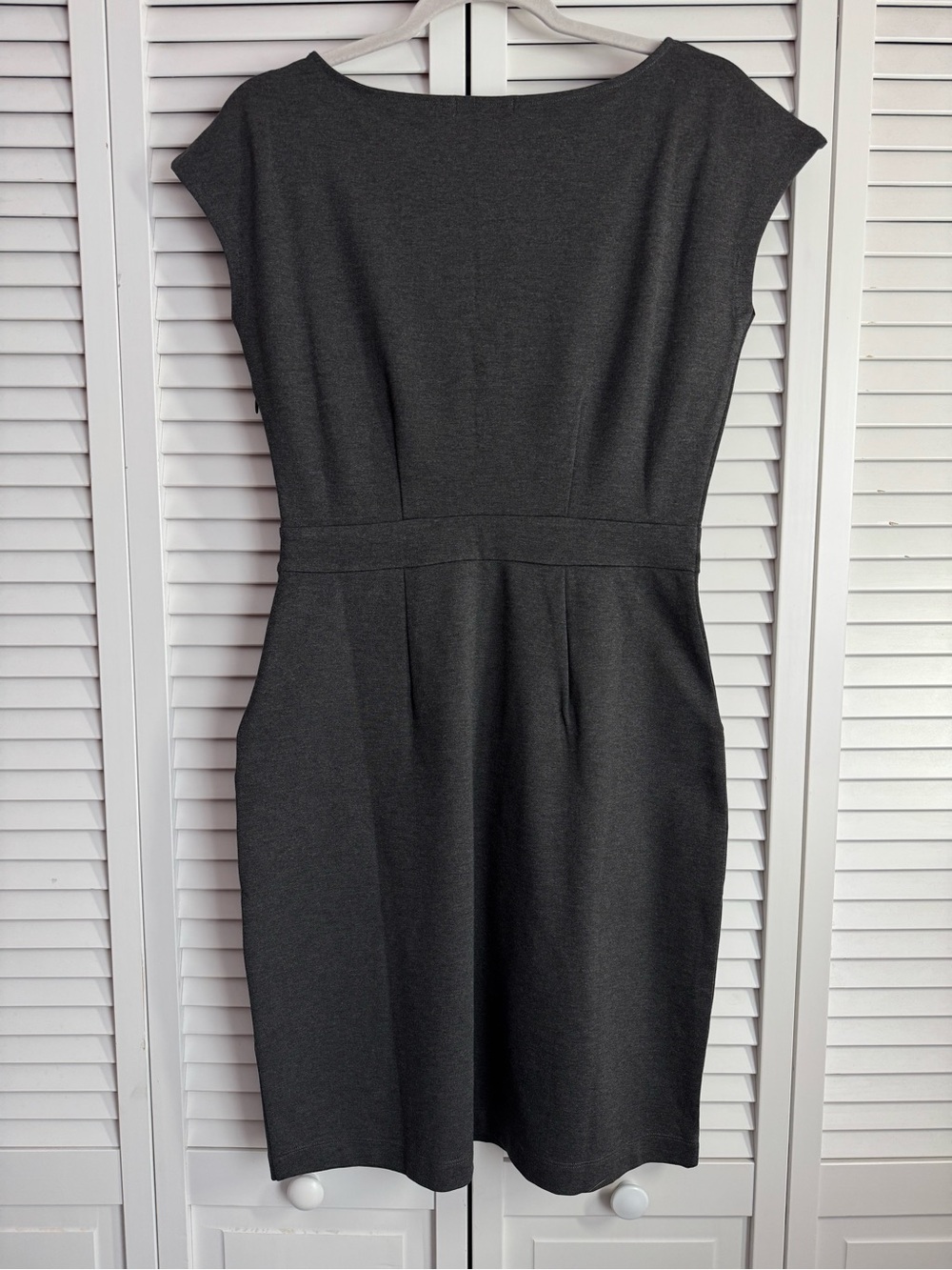 Quince Ultra-Stretch Ponte Cap Sleeve Mini Dress Charcoal Career Small - Picture 7 of 10
